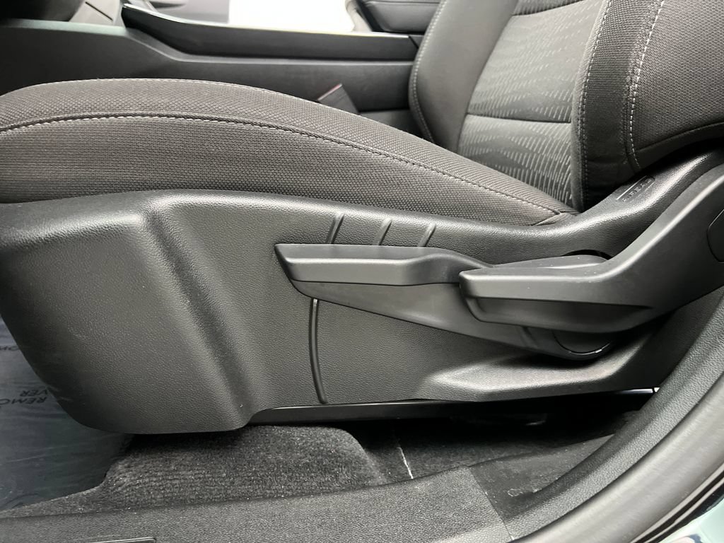 Used 2025 Chevrolet Equinox LT AWD/4WD image 13
