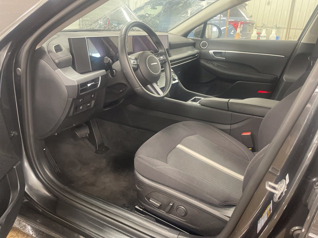 Used 2026 Hyundai Sonata SEL FWD image 9