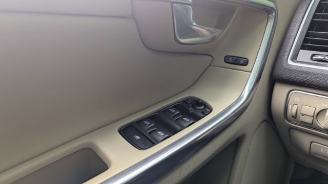 Used 2015 Volvo XC60 3.2 Platinum image 32