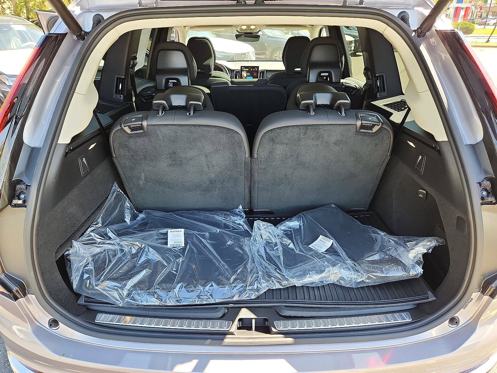 Used 2026 Volvo XC90 B5 Core w/ Protection Package image 27