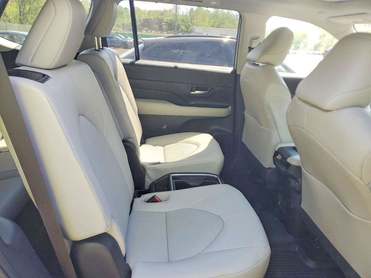 Used 2025 Toyota Grand Highlander AWD Hybrid image 9
