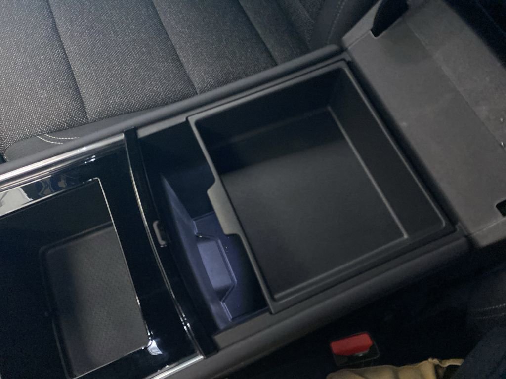 Used 2025 Chevrolet Traverse LT image 32