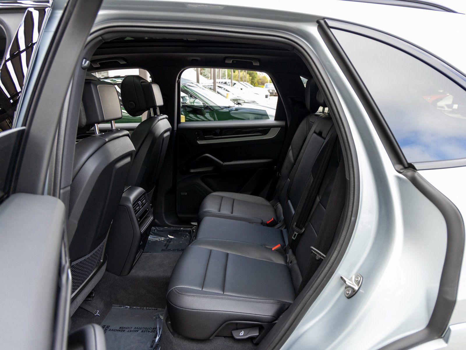 Certified 2025 Porsche Cayenne image 42