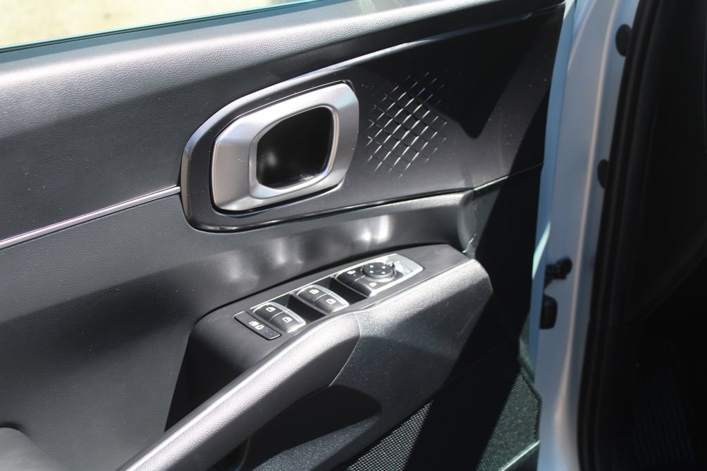 Certified 2026 Kia Sorento LX FWD image 19