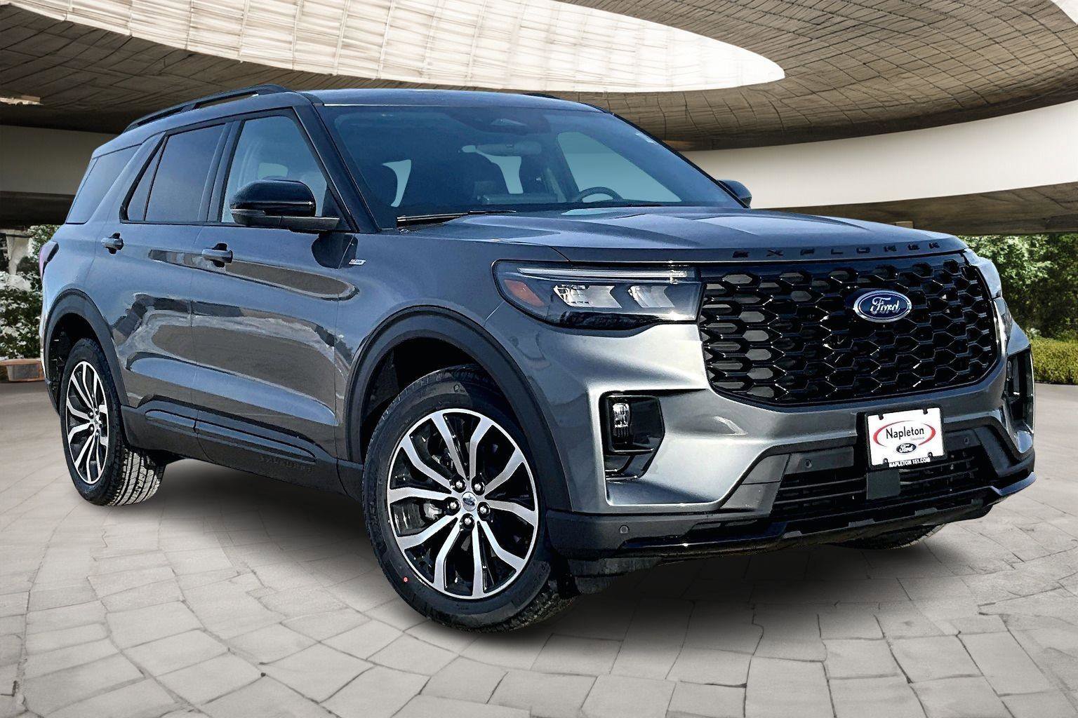 New 2026 Ford Explorer ST-Line image 2