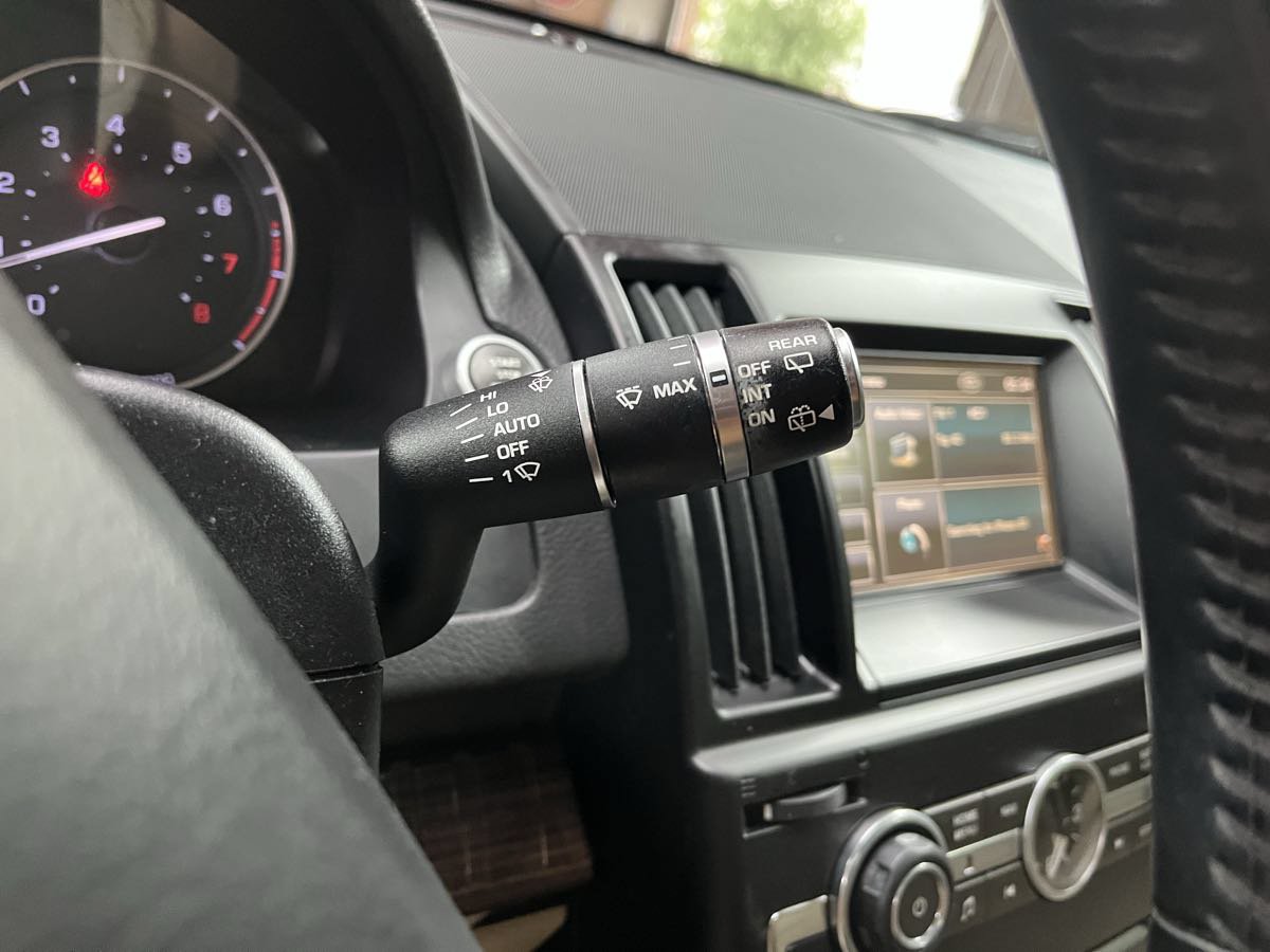 Used 2013 Land Rover LR2 AWD/4WD image 17