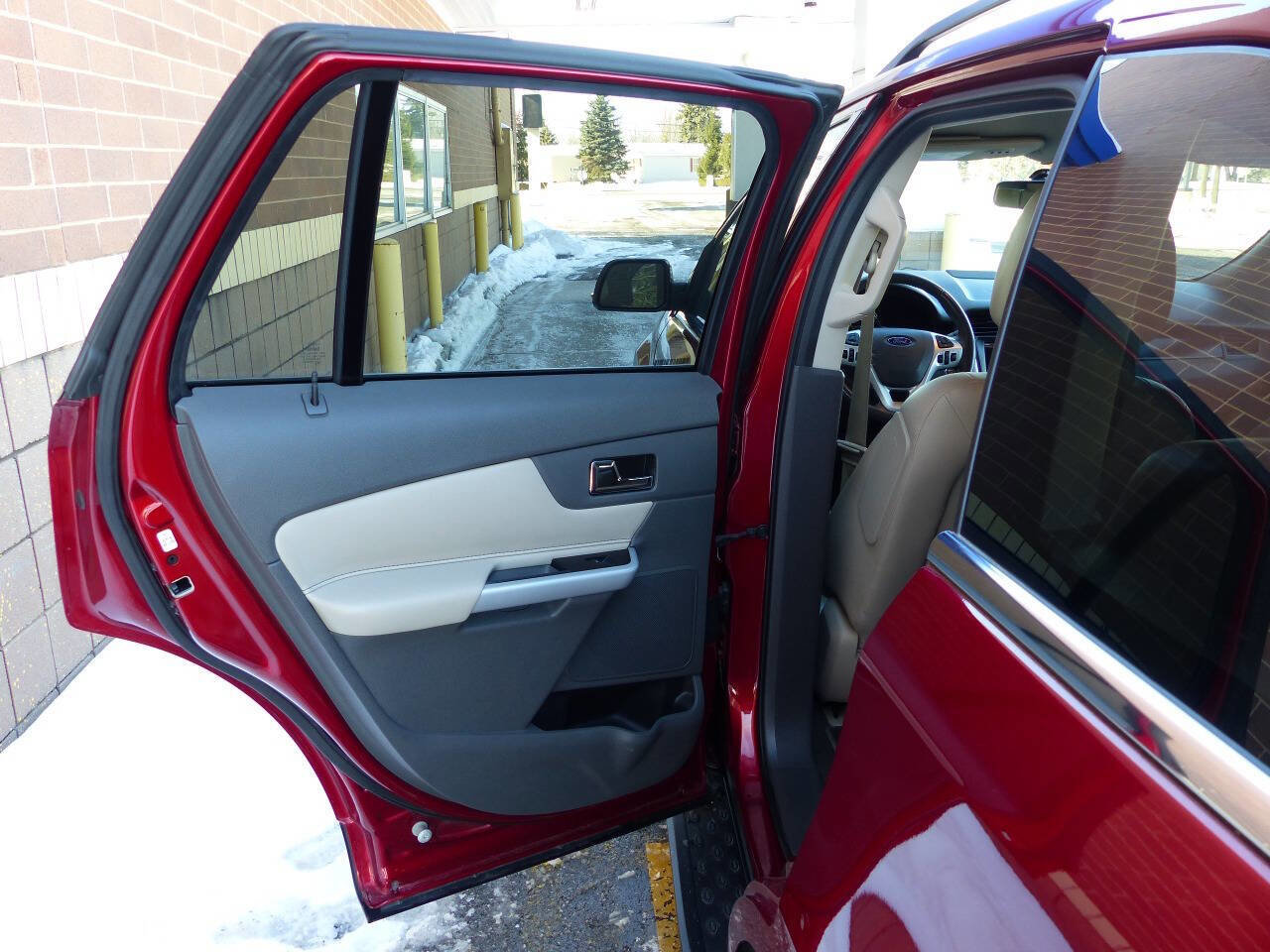 Used 2013 Ford Edge Limited w/ Driver Entry Pkg image 30