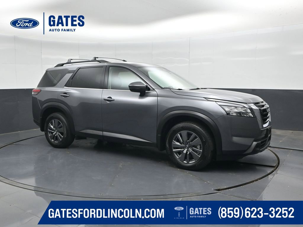 Used 2025 Nissan Pathfinder SV AWD/4WD image 1