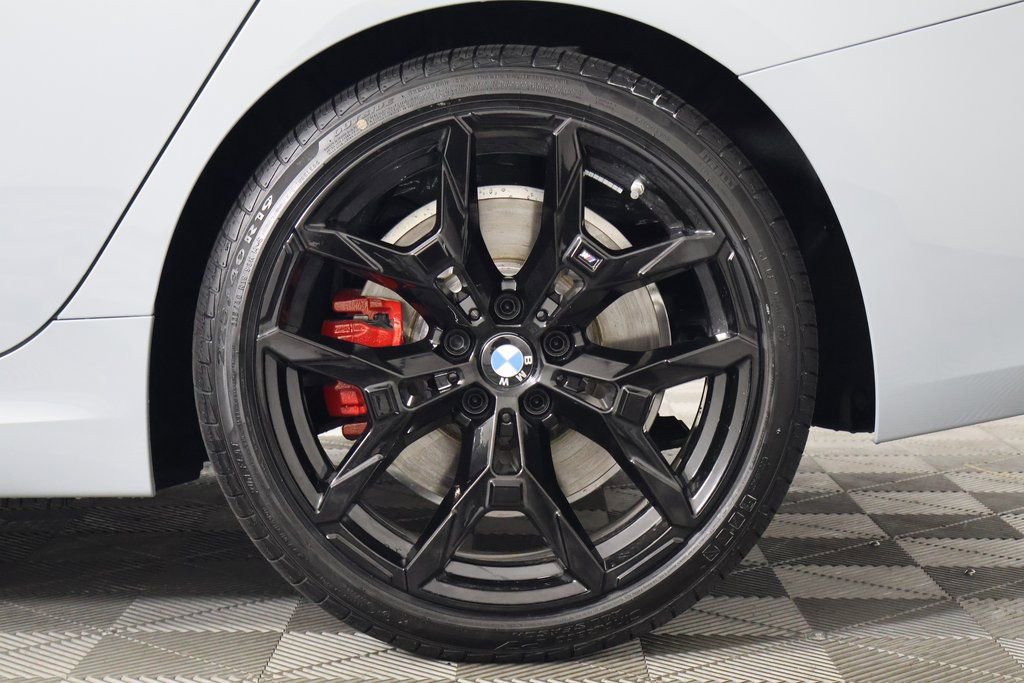 New 2026 BMW 330i Sedan w/ M Sport Package image 10