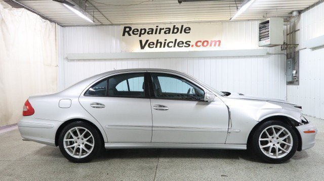 Used 2007 Mercedes-Benz E 350 4MATIC Sedan image 4