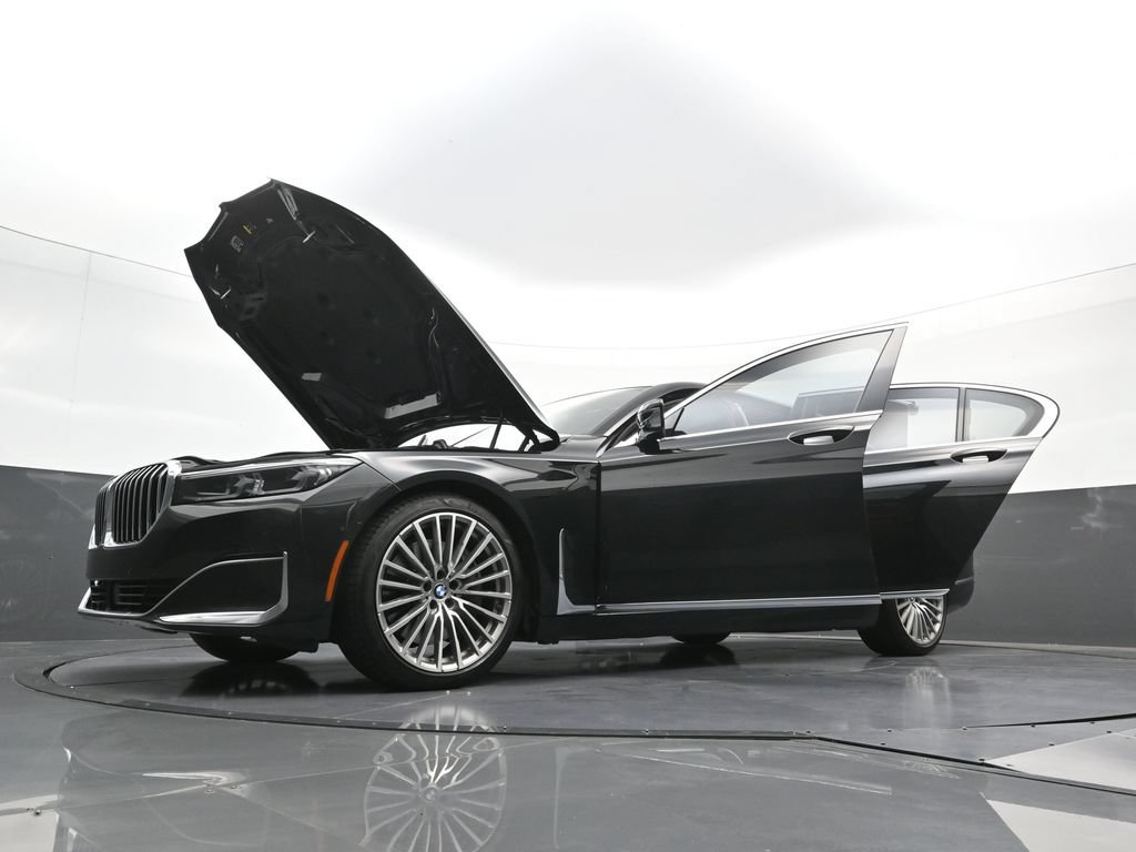 Used 2022 BMW 750i xDrive w/ Autobahn Package AWD/4WD image 40