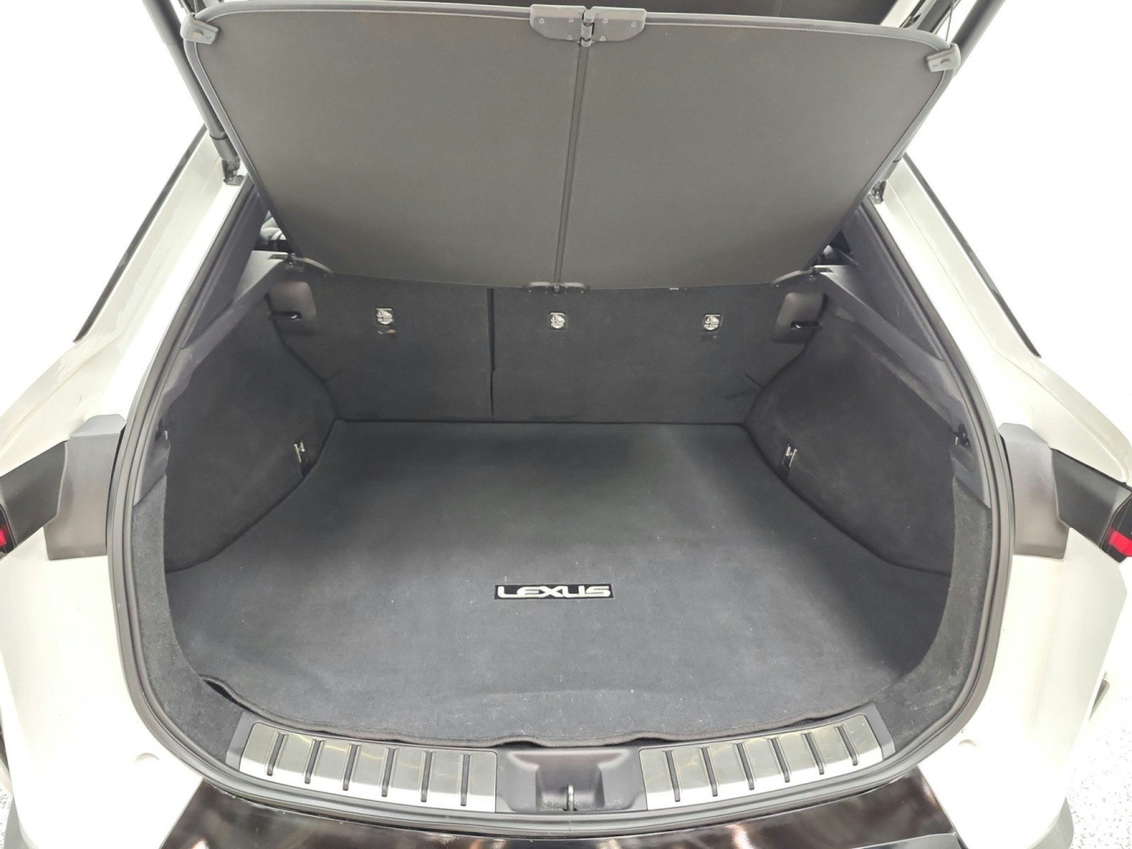 Used 2023 Lexus RZ 450e Premium w/ Technology Package AWD/4WD image 30