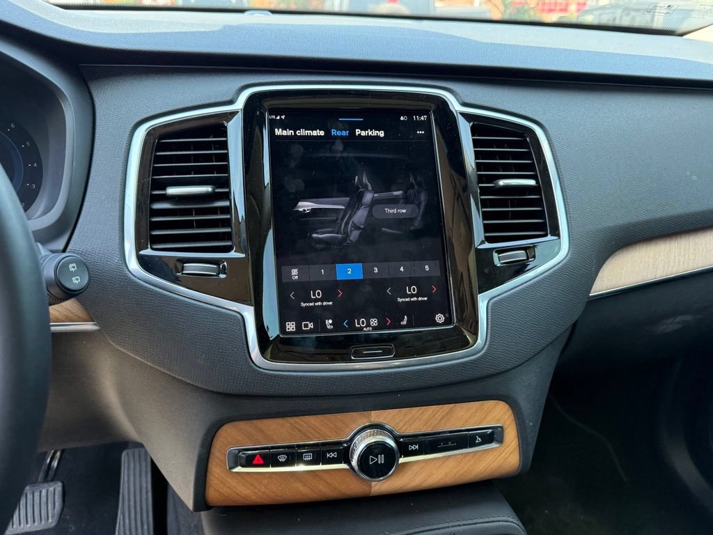 Used 2024 Volvo XC90 B6 Plus AWD/4WD image 19