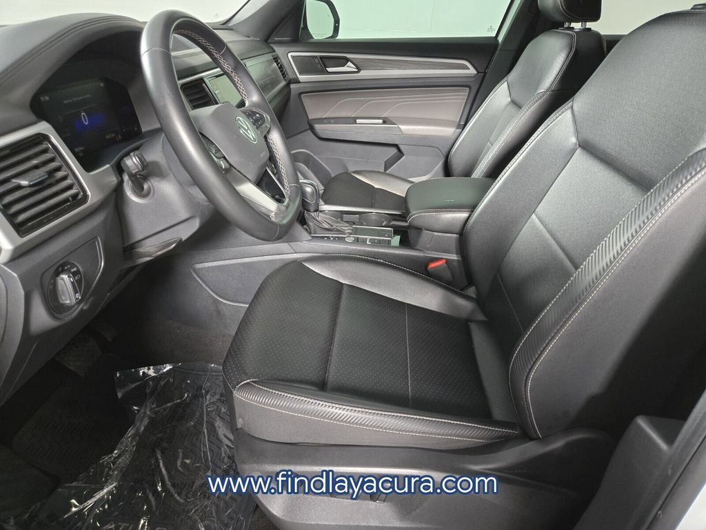 Used 2022 Volkswagen Atlas Cross Sport SE FWD image 12