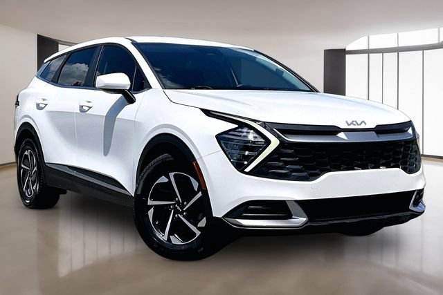 Used 2025 Kia Sportage LX FWD image 3