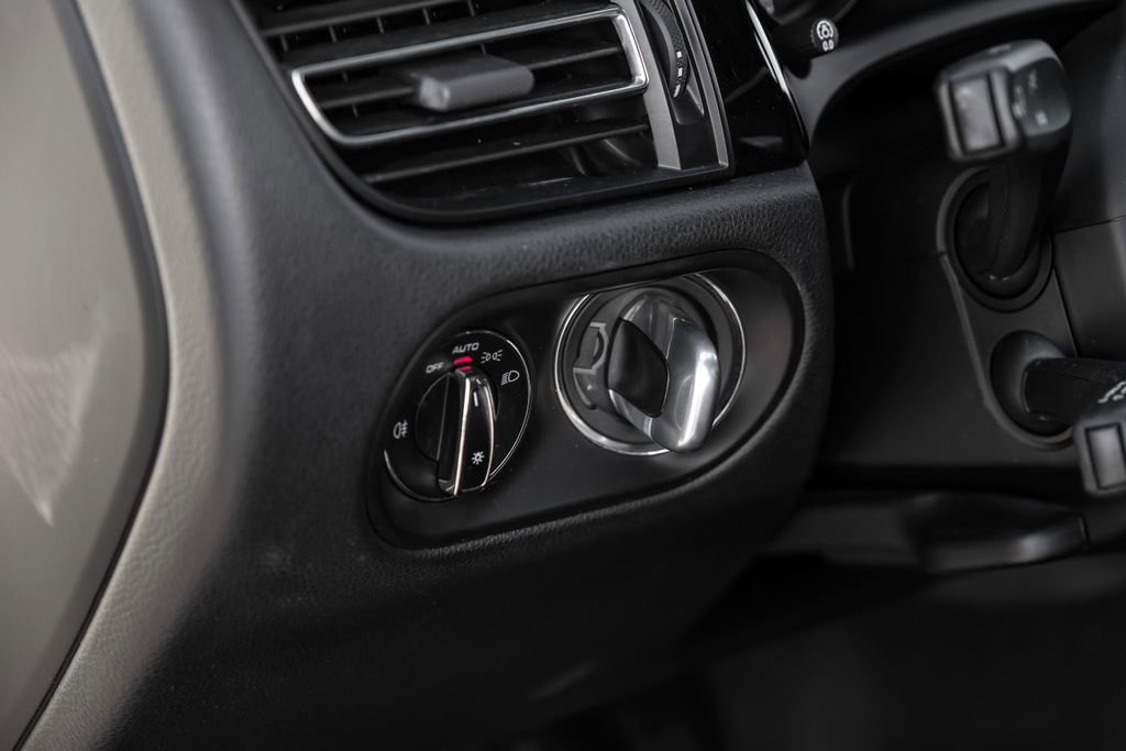 Used 2020 Porsche Macan image 29