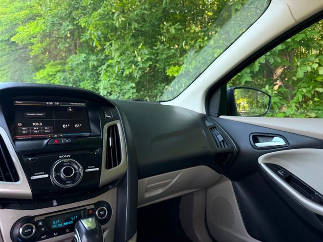 Used 2012 Ford Focus SEL FWD image 10