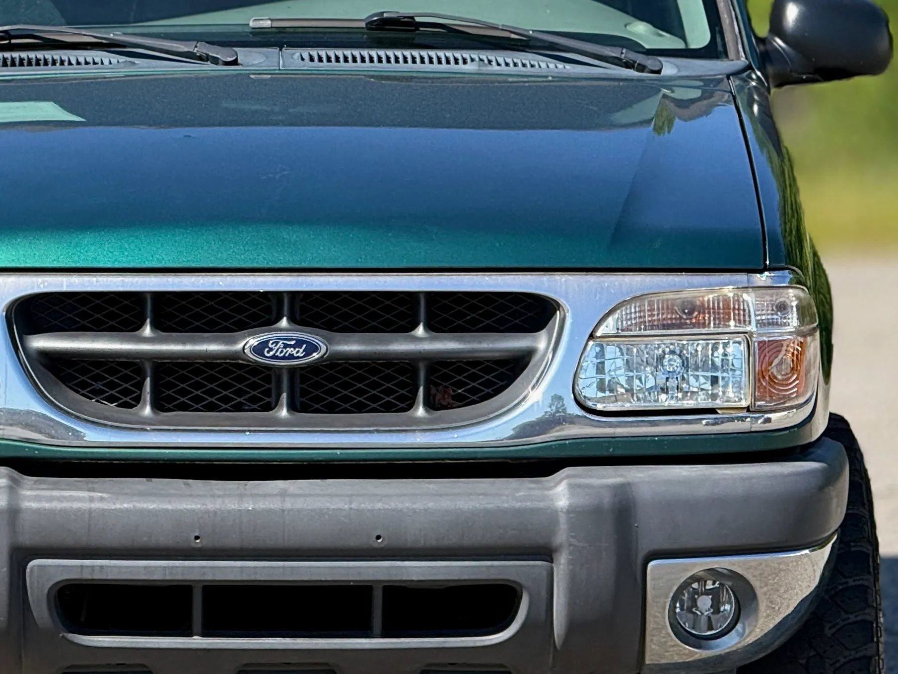 Used 2000 Ford Explorer XLT AWD/4WD image 12