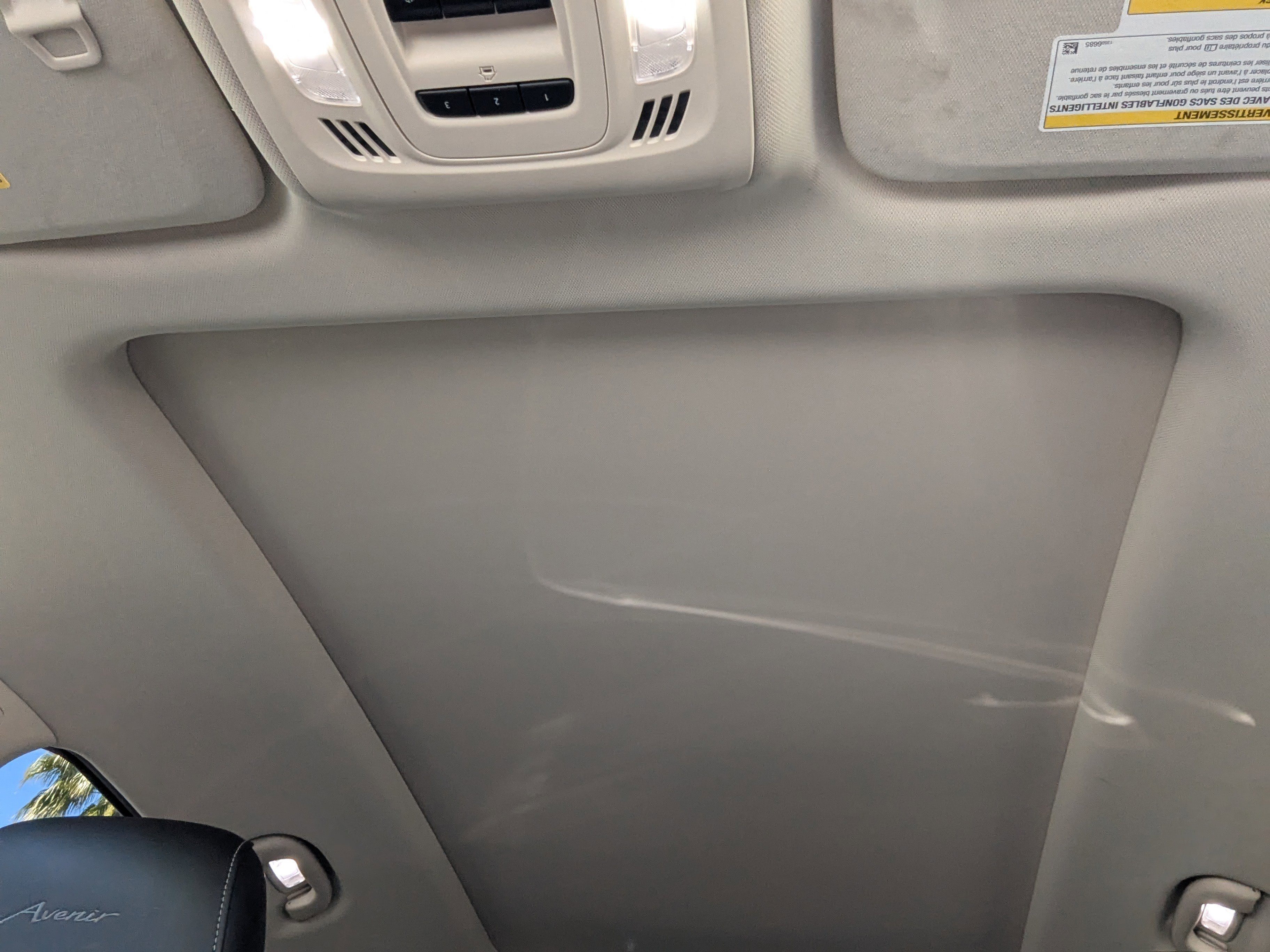 Used 2021 Buick Envision Avenir w/ Technology Package II image 12