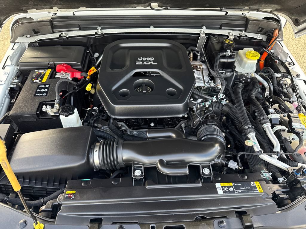 Used 2022 Jeep Wrangler Unlimited Sahara w/ Cold Weather Group image 9