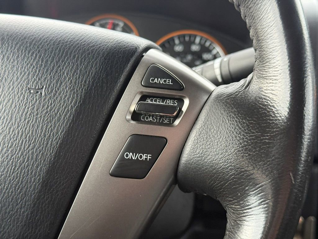 Used 2015 Nissan Titan SL image 22