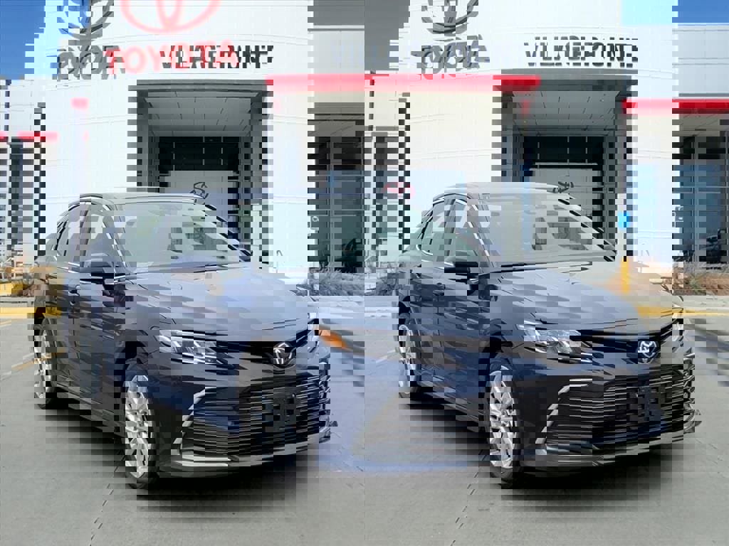 Used 2024 Toyota Camry LE image 2