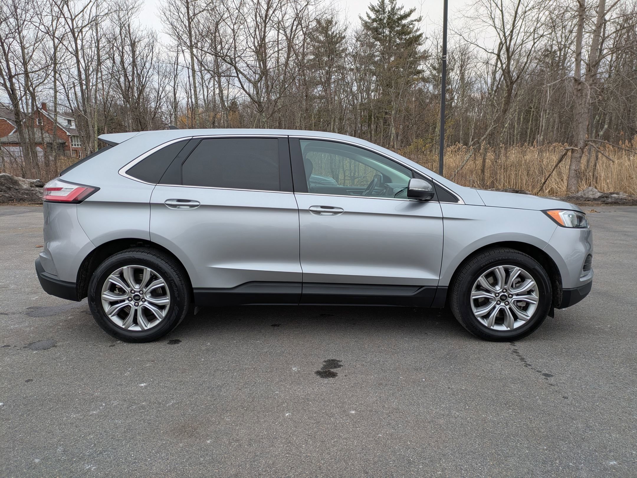 Used 2024 Ford Edge Titanium image 2