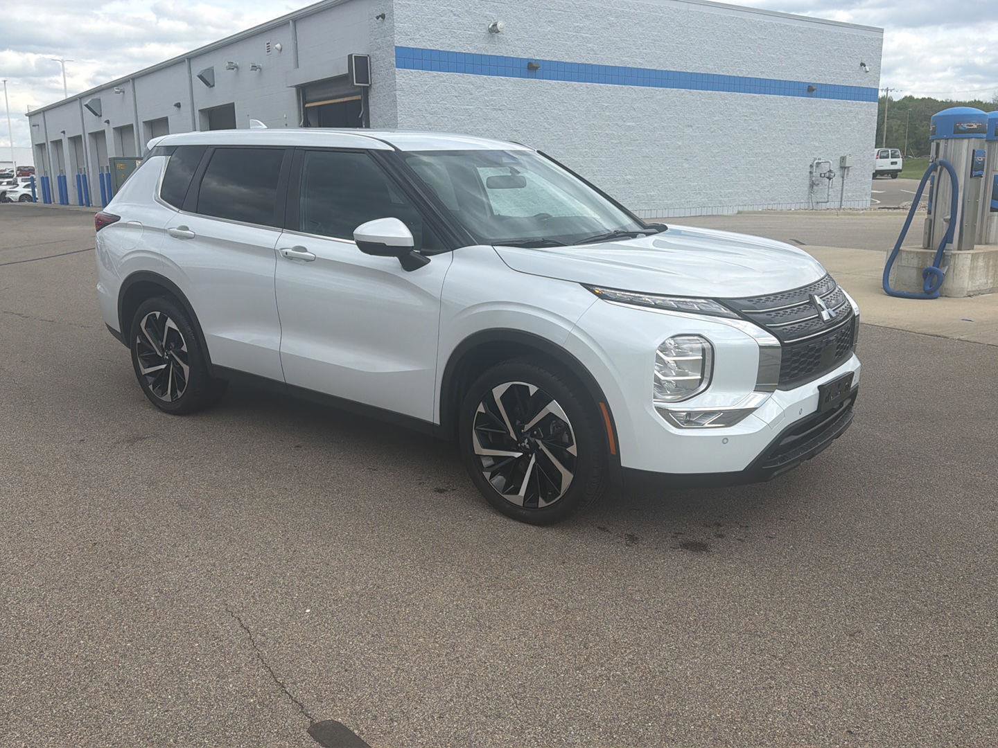 Used 2024 Mitsubishi Outlander SE FWD image 7