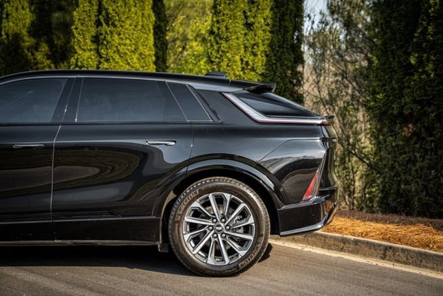 Used 2024 Cadillac Lyriq Tech image 11