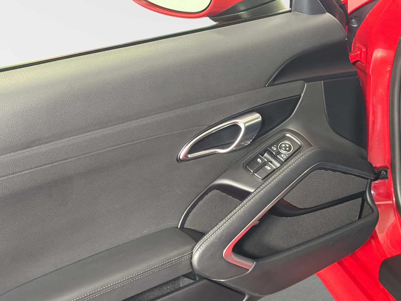 Used 2019 Porsche 718 Cayman GTS RWD image 30