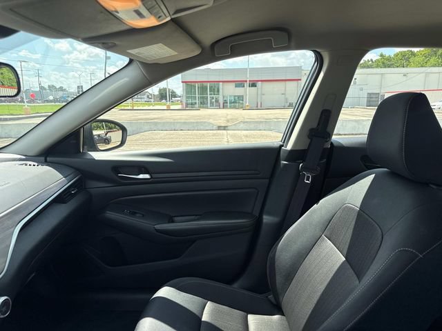 Used 2024 Nissan Altima 2.5 SV FWD image 20