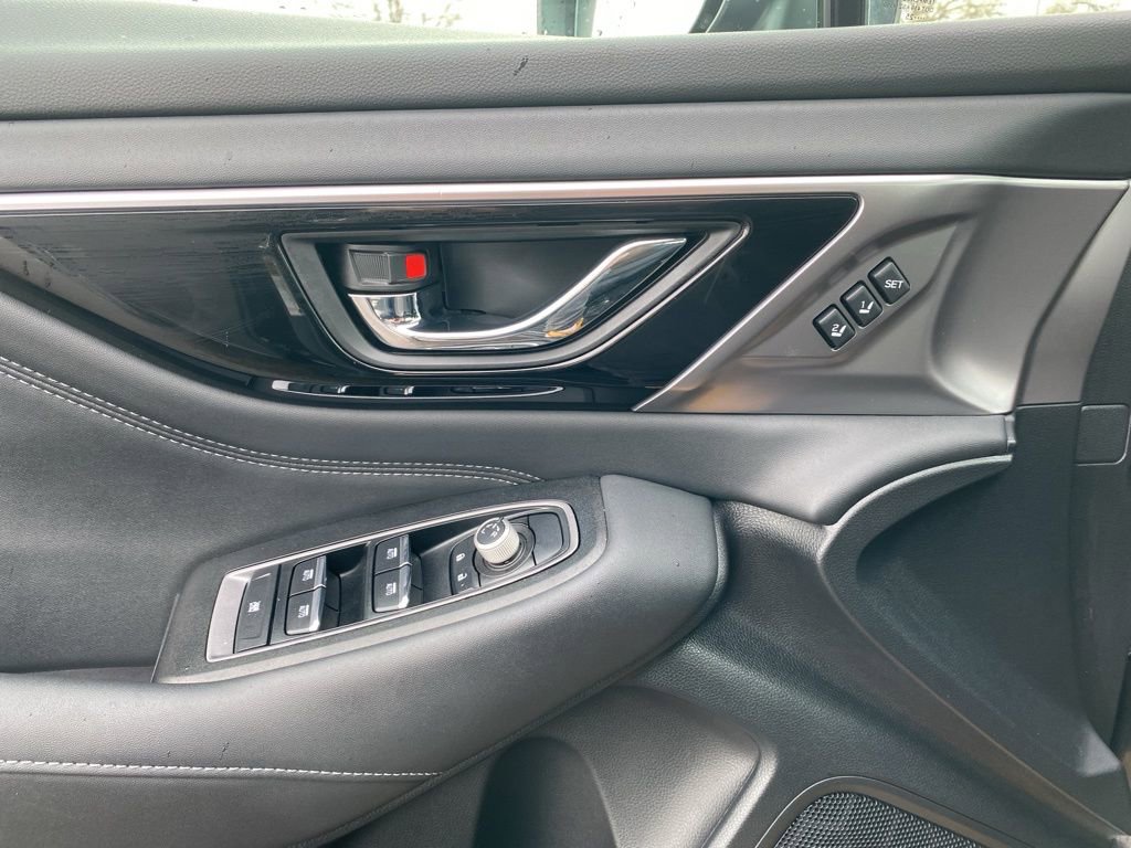 Used 2025 Subaru Outback Limited image 12