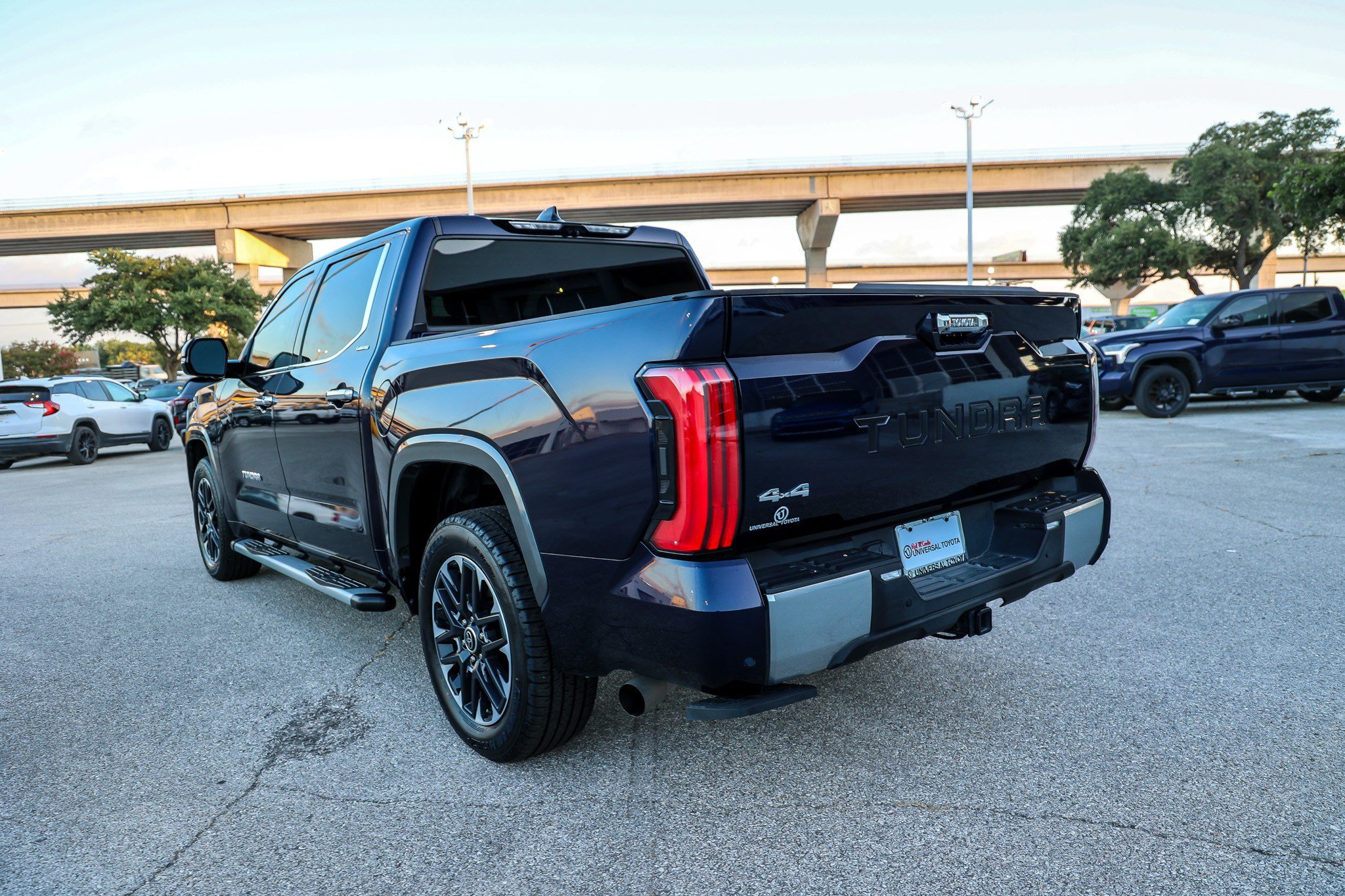 Used 2023 Toyota Tundra Limited AWD/4WD image 10