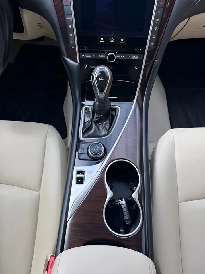 Used 2018 INFINITI Q50 Luxe w/ Essential Package (3.0T Luxe) RWD image 25