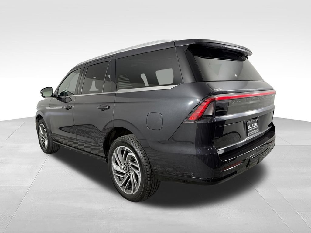 Used 2025 Lincoln Navigator Reserve AWD/4WD image 9