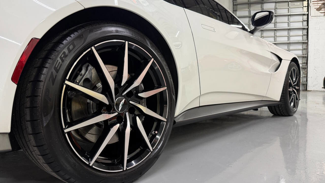 Used 2019 Aston Martin V8 Vantage Coupe RWD image 9