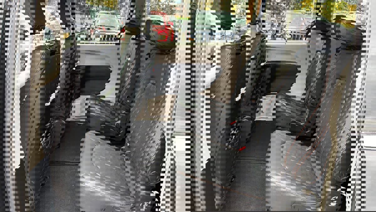 Used 2020 Chrysler Pacifica Touring-L Plus image 11