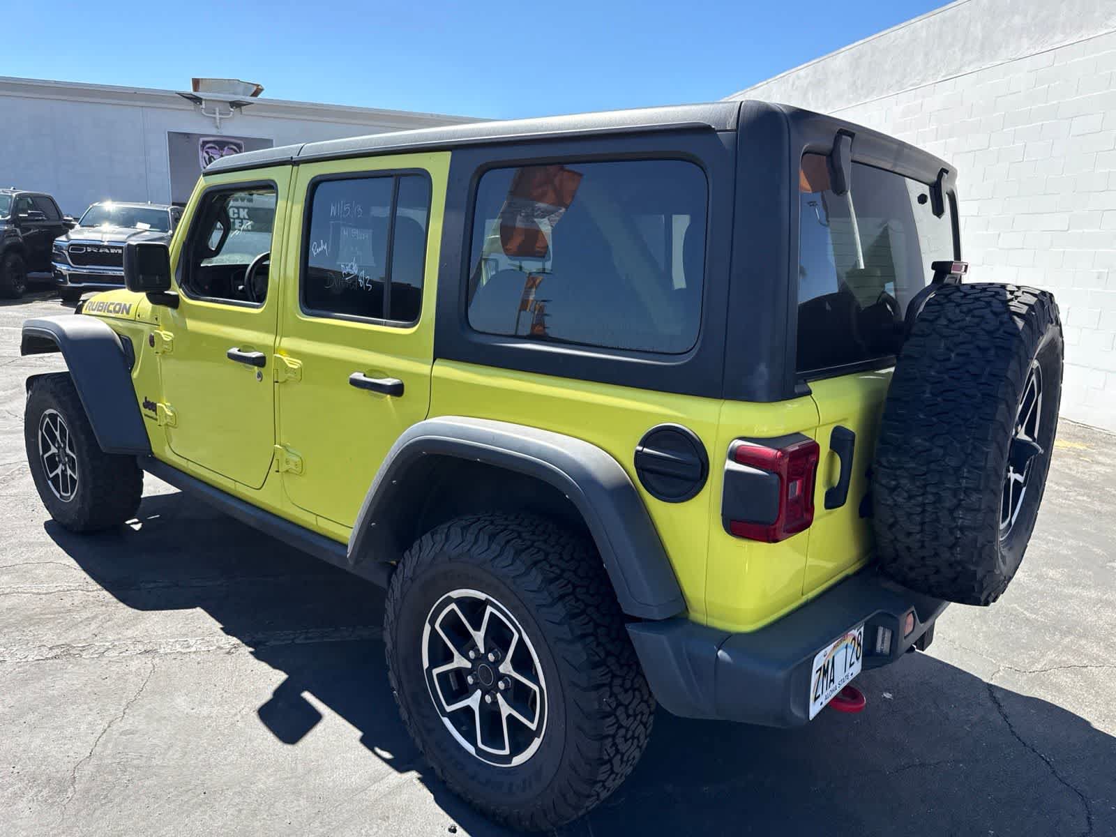 Used 2024 Jeep Wrangler Unlimited Rubicon AWD/4WD image 21