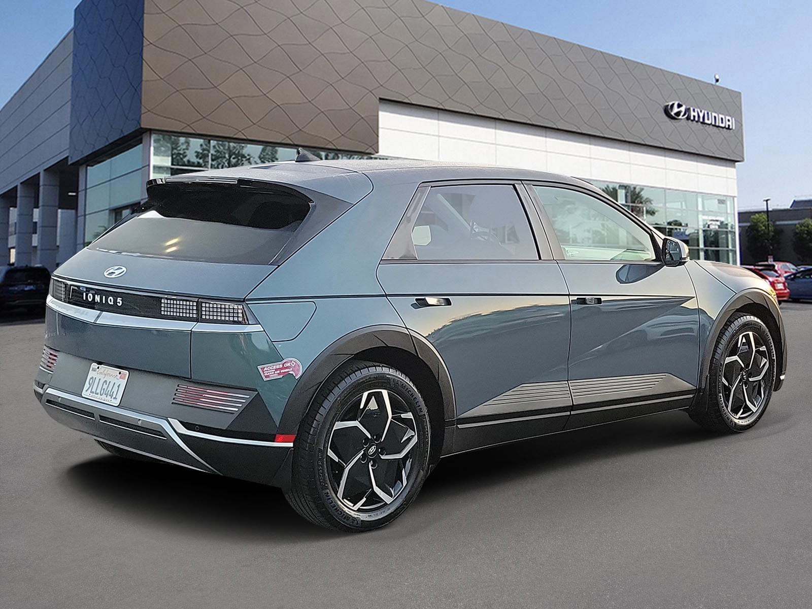 Certified 2024 Hyundai Ioniq 5 SE image 2