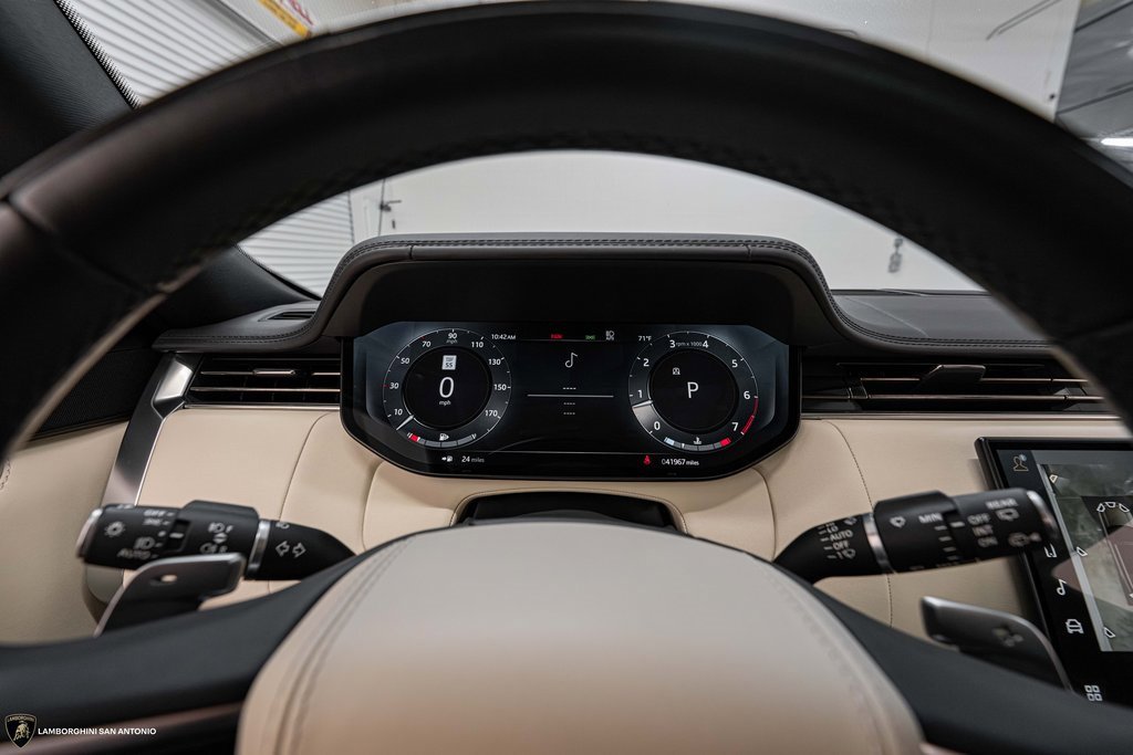 Used 2023 Land Rover Range Rover Long Wheelbase SE image 39