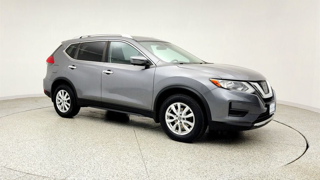 Used 2017 Nissan Rogue SV w/ SV Premium Package AWD/4WD image 3