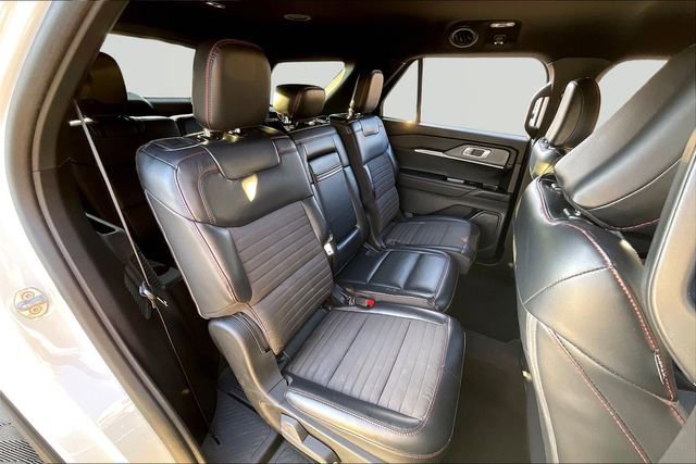 Used 2025 Ford Explorer ST-Line image 17