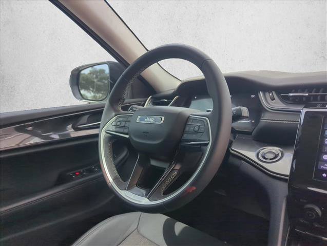 Used 2023 Jeep Grand Cherokee L Laredo image 20