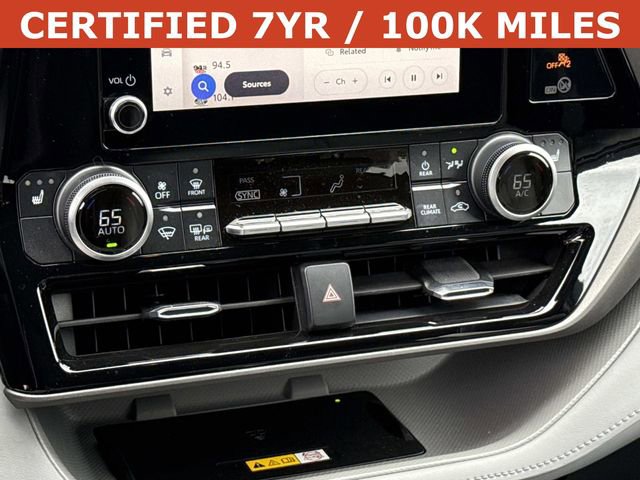 Used 2023 Toyota Highlander XLE AWD/4WD image 22