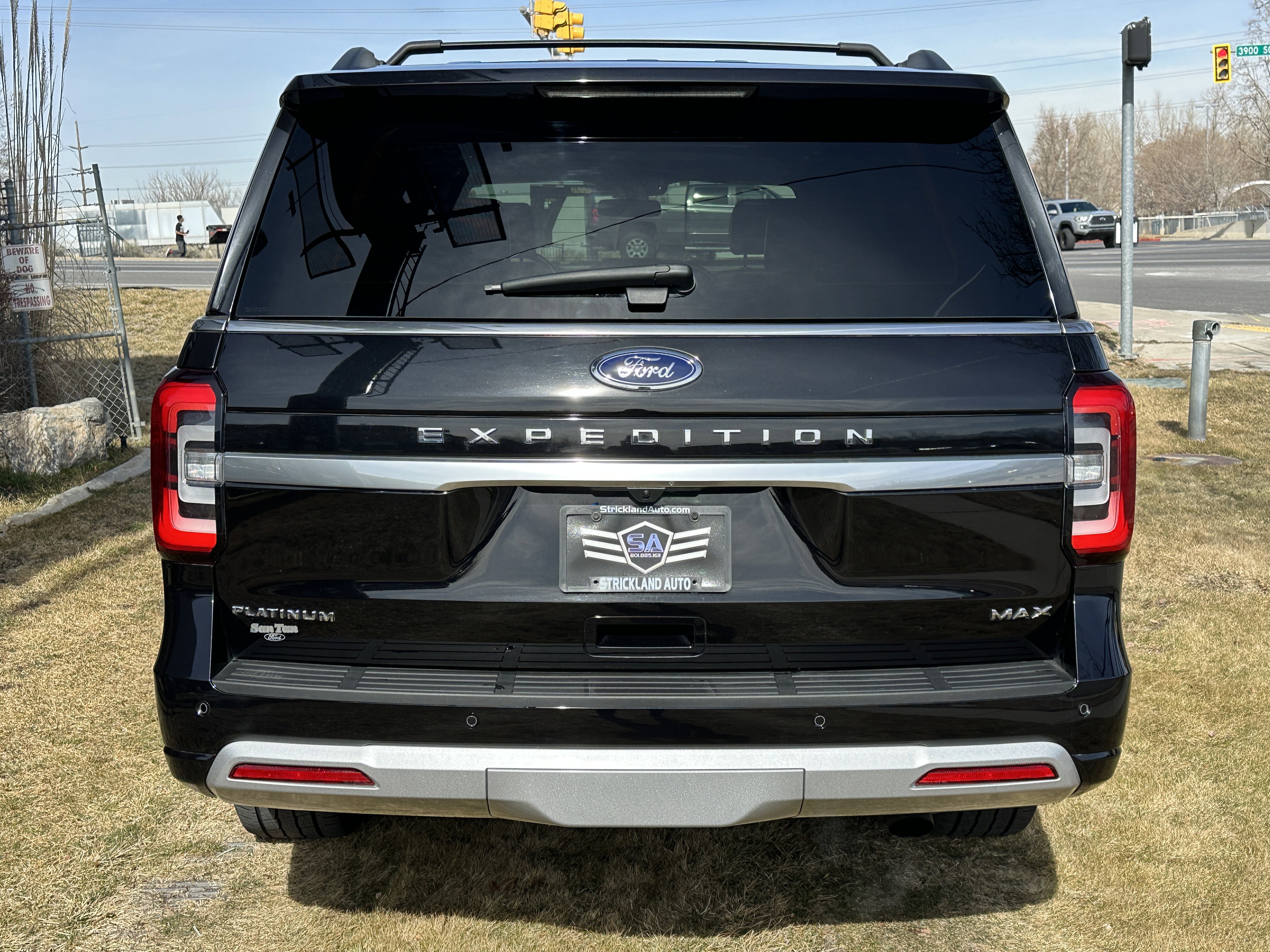 Used 2024 Ford Expedition Max Platinum AWD/4WD image 8