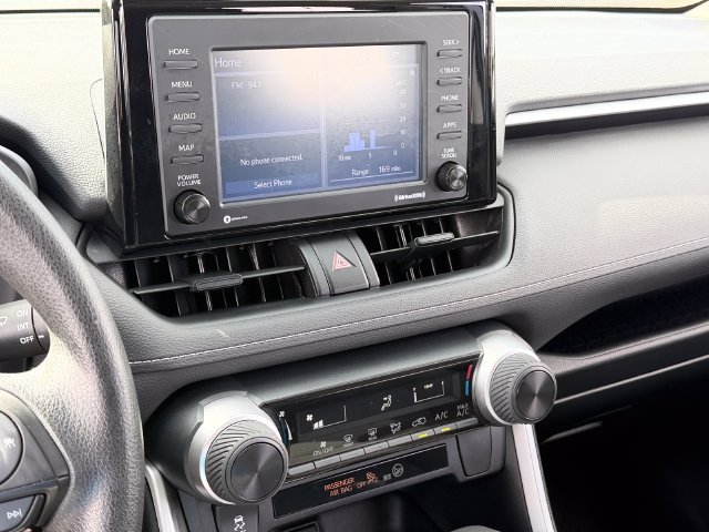 Used 2021 Toyota RAV4 LE FWD image 20