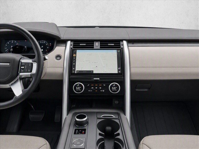Used 2021 Land Rover Discovery HSE R-Dynamic AWD/4WD image 26