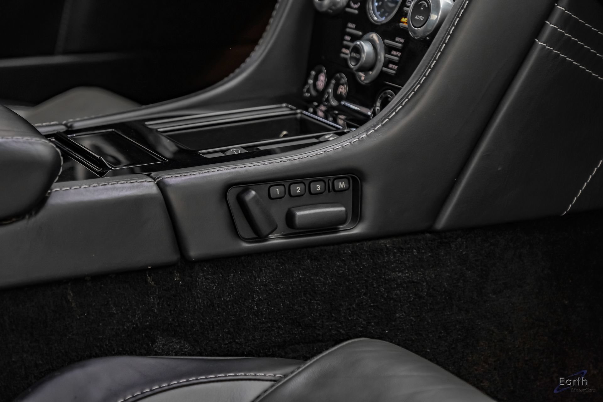 Used 2014 Aston Martin V8 Vantage S RWD image 55