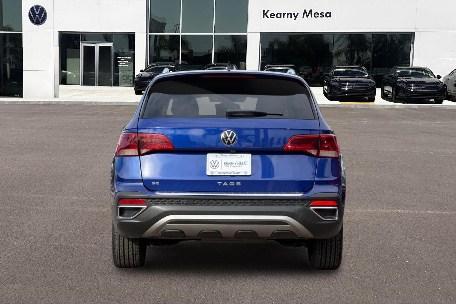 Used 2023 Volkswagen Taos SE w/ Panoramic Sunroof Package image 5