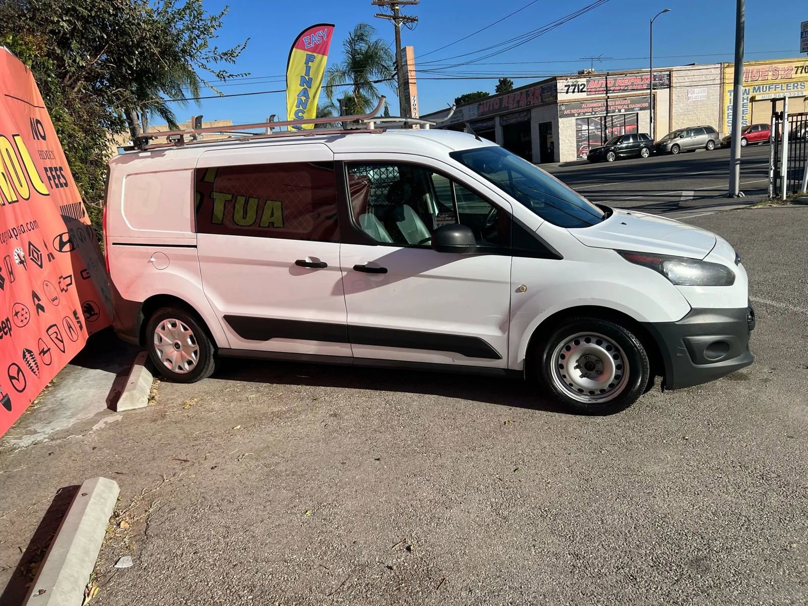 Used 2018 Ford Transit Connect XL image 2